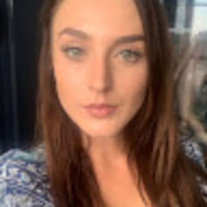 Meet your Posher, Holly